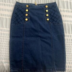 Bebe size 30 fits M or 8-10